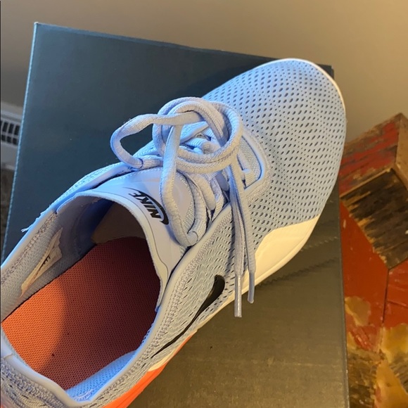 Size 11 - Picture 4 of 8